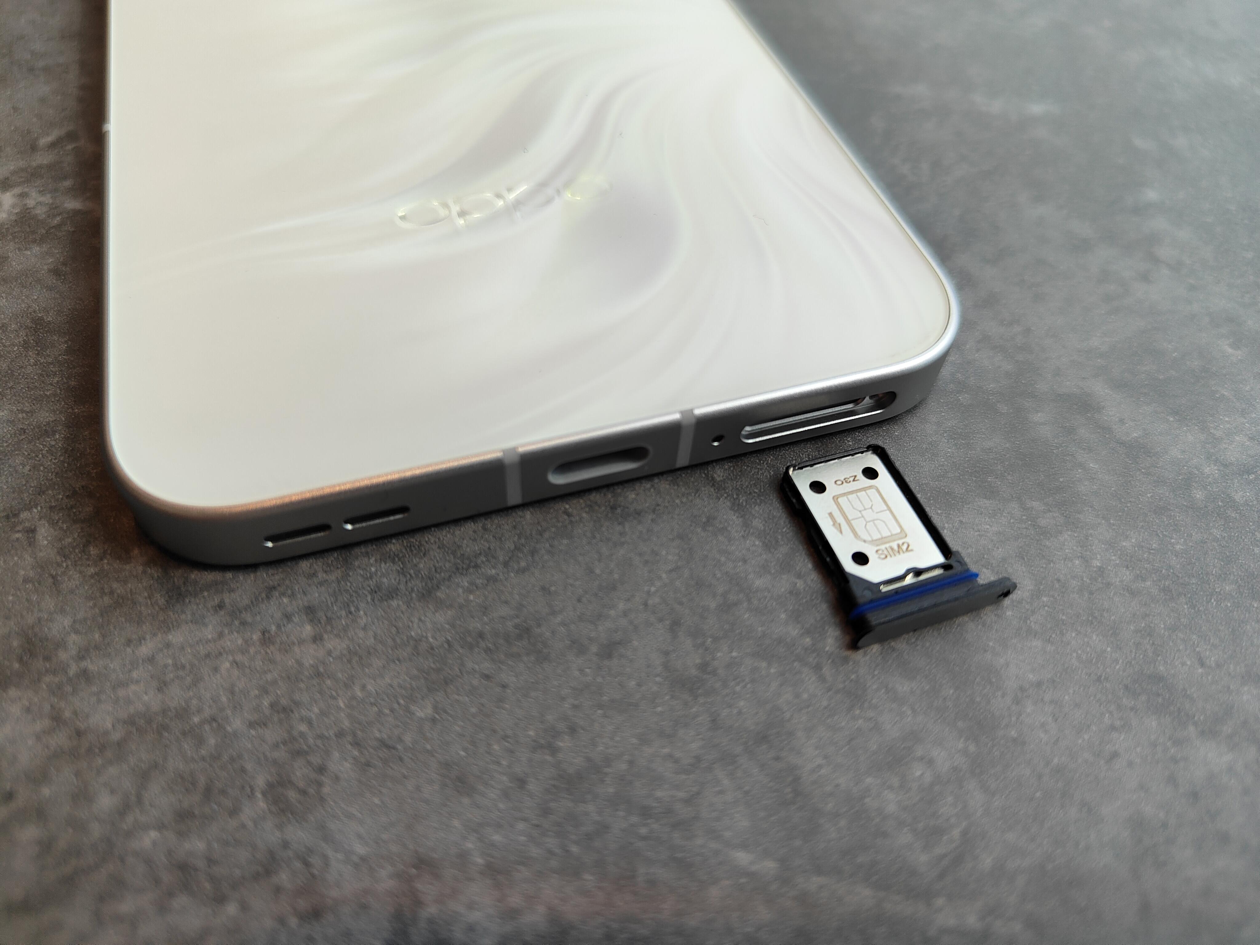 OPPO Reno14 5G SIMトレー.jpg