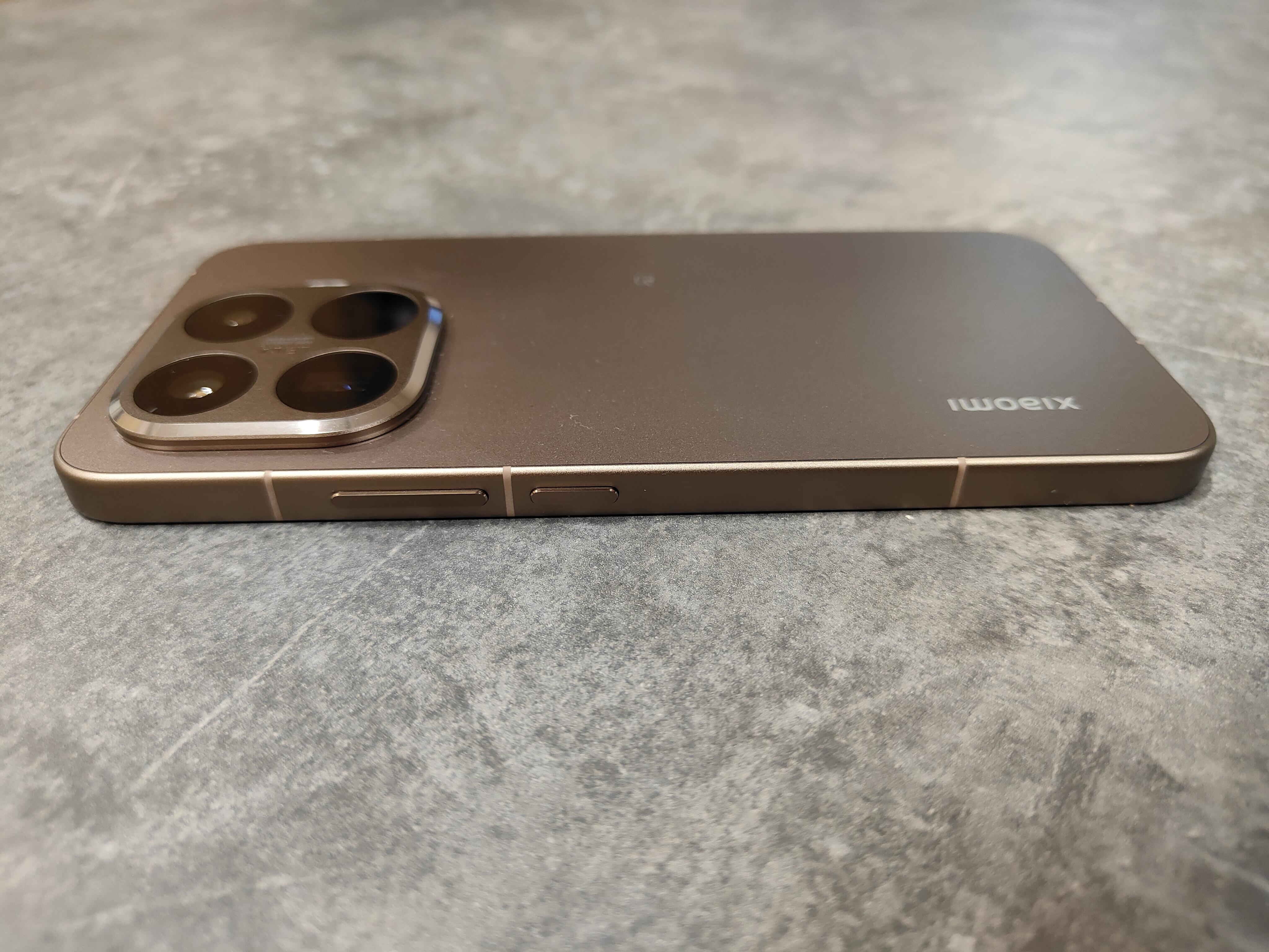 Xiaomi 15T Pro電源ボタン