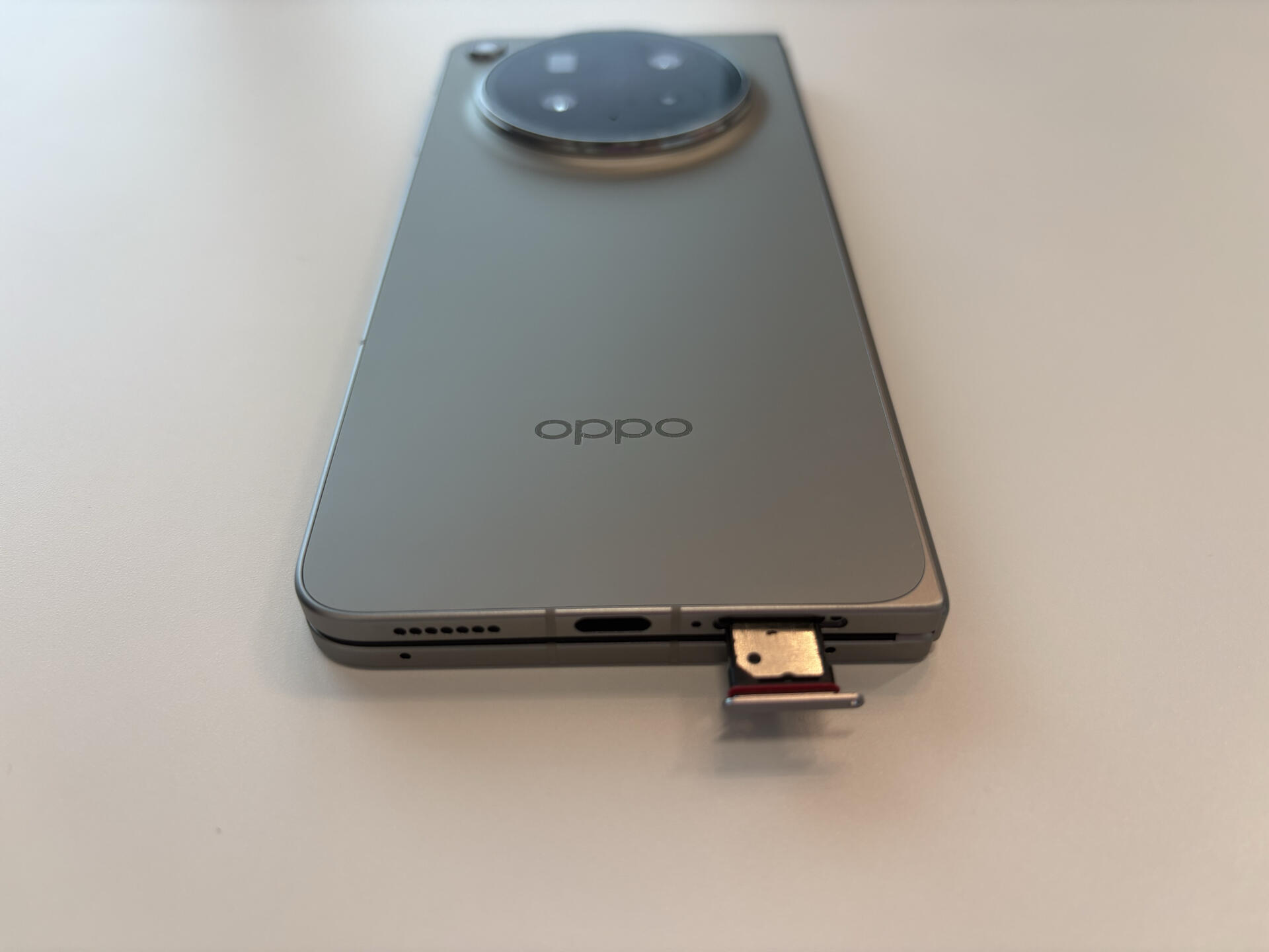 OPPO Find N6SIMトレー.jpg
