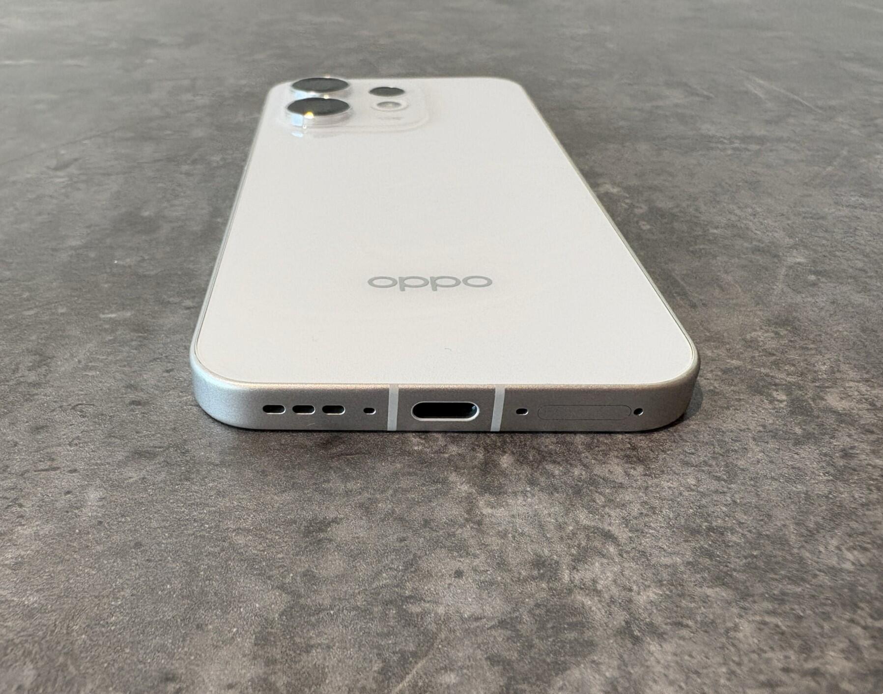 OPPO Reno16 5Gインターフェース